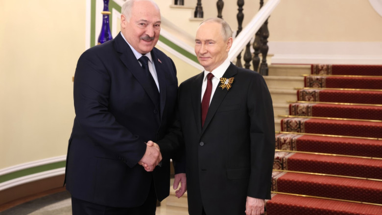 Aleksandr Lukașenko îndeamnă agricultorii să crească producția de cartofi pentru a susține Rusia: „Este esențial să ne sprijinim frații” 1 aleksandr lukasenko isi indeamna fermierii sa cultive mai multi cartofi pentru a hrani rusia trebuie sa ii ajutam pe fratii nostri 683731a0b319e