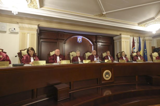 breaking news ccr a decis ca publicarea declaratiilor de avere si includerea informatiilor despre bunurile sotilor si copiilor sunt neconstitutionale 6838686e1e49e