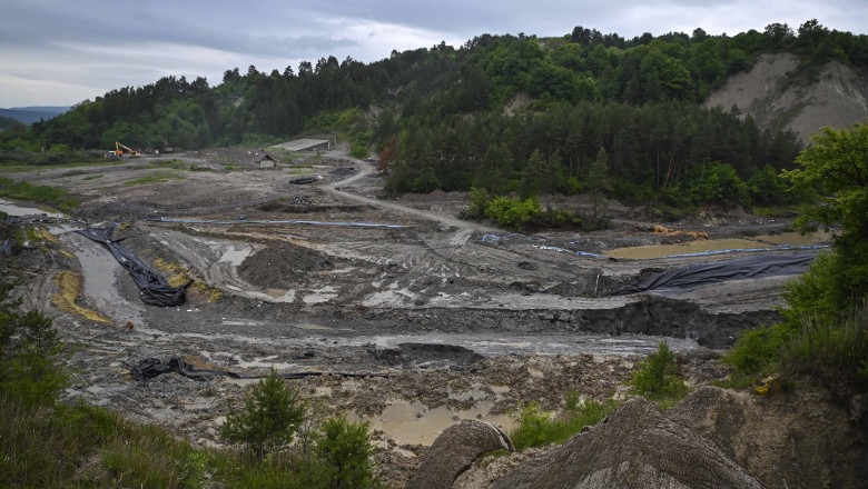 Salrom dezvăluie detalii despre proiectele de la Salina Praid menite să combată inundațiile: „Investiții semnificative realizate în 2024” 1 ce spune salrom despre lucrarile de la salina praid pentru prevenirea inundatiilor au fost investitii majore in 2024 6839c7fd3607f