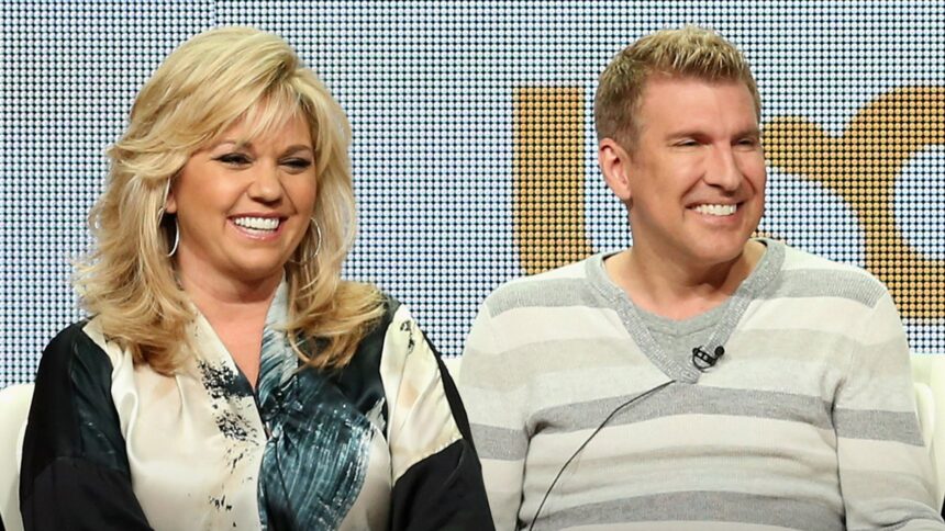 Familia Chrisley își exprimă reacțiile față de grațierile lui Trump pentru Todd și Julie, în timp real 1 chrisley family reacts to trump pardons for todd and julie live stream 6839d1dcd8678