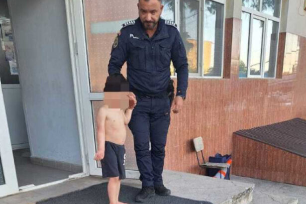 copil de 4 ani gasit dezbracat pe strada de politisti dupa ce a cazut de la etajul 1 era dezorientat si nu stia sa ajunga acasa 683a0e477466c