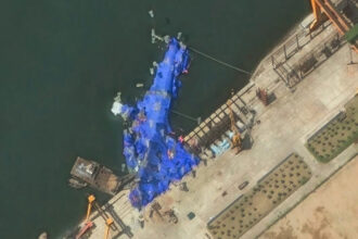 coreea de nord a lansat obiecte misterioase asemanatoare baloanelor langa nava de razboi avariata la 21 mai 683acab97dfa9