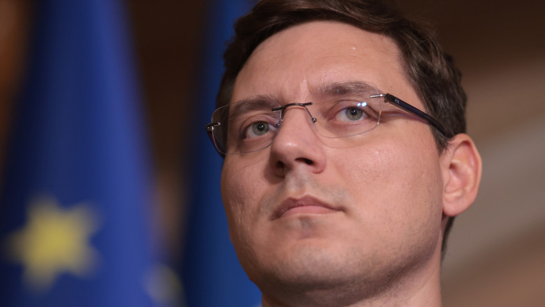 Victor Negrescu (PSD): Este esențial să diminuăm costurile pentru consiliile de administrație, salariile sunt excesive 1 exclusiv victor negrescu psd trebuie sa reducem cheltuielile pentru consiliile de administratie salariile sunt prea mari 6838349ecf189