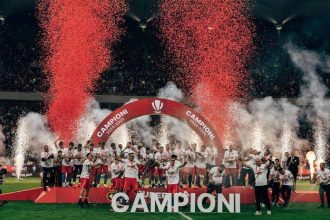 fcsb a primit trofeul de campioana dupa ce a castigat ultimul meci de acasa din acest sezon 6834d58904891