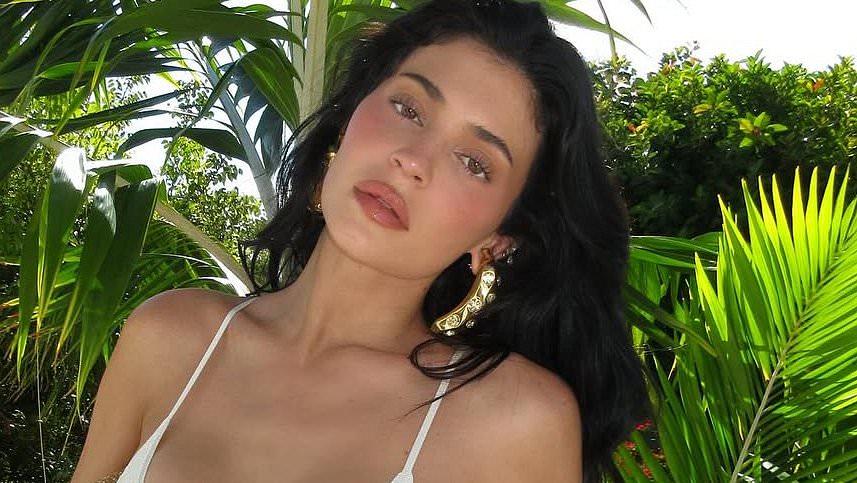 Sărbătoare de Memorial Day în stil Hollywoodian! Barker, Jenner, Blanco și Aniston se distrează la maxim în weekendul prelungit 1 happy memorial day from hollywood barker jenner blanco and aniston let down their hair during 3 day weekend 6834dc8770937