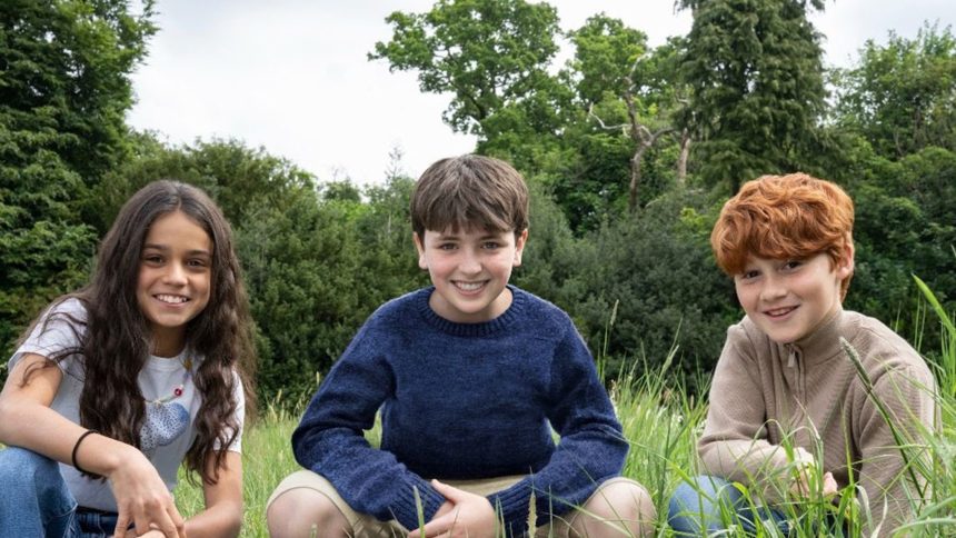 Noua adaptare a universului 'Harry Potter' aduce în prim-plan protagoniștii Harry, Hermione și Ron într-o lumină fresh 1 harry potter tv show reveals new faces for harry hermione and ron 6835e49400d30