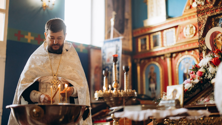 Înălțarea Domnului 2025: O sărbătoare cu cruce roșie pe 29 mai și semnificația ei încheind perioada pascală 1 inaltarea domnului 2025 sarbatoare cu cruce rosie in calendar pe 29 mai semnificatia praznicului care incheie perioada pascala 6837f0de45aaa