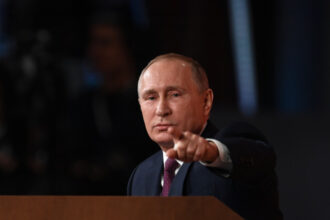 kremlinul a anuntat conditia pusa de putin pentru a se vedea cu trump si zelenski 6839a111c71bf