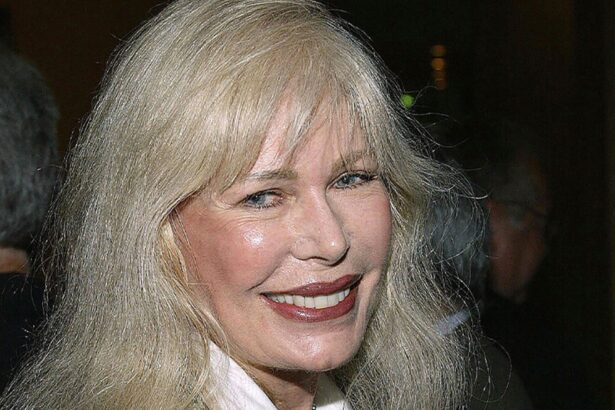 mash actress loretta swit dies at age 87 683a059cc11d4