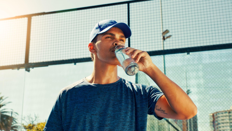 De ce sportivii de elită consumă 80% din necesarul zilnic de apă înainte de ora 16:00. Semnele care indică deshidratarea 1 motivul pentru care sportivii de top beau 80 din cantitatea zilnica de apa inainte de ora 16 00 cum stii ca esti deshidratat 6834d726426b4