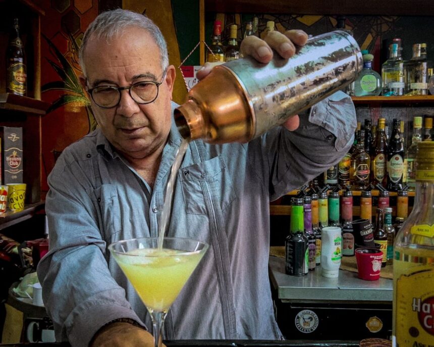 Cuba se confruntă cu o criză în industria romului din cauza deficitului de zahăr 1 over a barrel lack of sugar throws cubas rum industry into crisis 683991d5c2d89