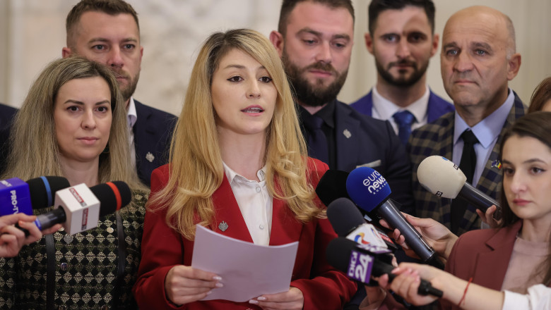 Parlamentarii care au renunțat la funcții din POT promit să susțină „valorile europene” în cadrul întâlnirii cu președintele Nicușor Dan de la Cotroceni 1 parlamentarii demisionari din pot anunta ca vor promova valorile europene la intalnirea de la cotroceni cu presedintele nicusor dan 68370fe3ca4e2