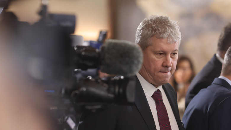 Predoiu: Urgența formării Guvernului - Măsuri imediate necesare pentru a remedia deficitul 1 predoiu despre formarea guvernului cu cat mai repede cu atat mai bine trebuie luate masuri rapide pentru corectarea deficitului 68397e260e4fd