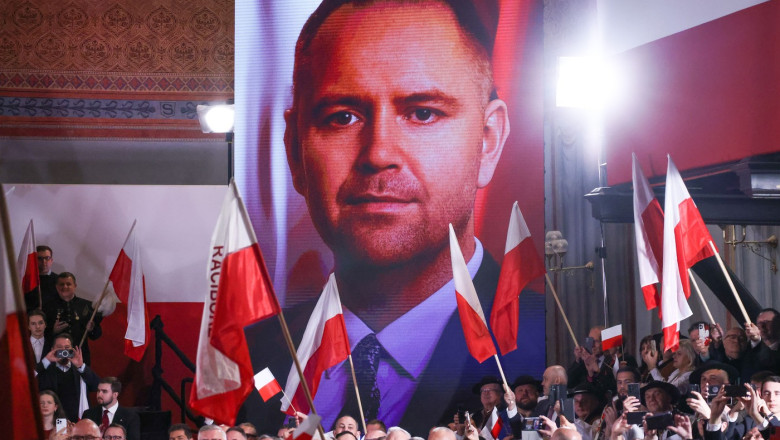 Secretele ascunse ale lui Karol Nawrocki: o șansă în plus pentru candidatura sa la președinția Poloniei 1 scheletele din dulapul lui karol nawrocki nu ii afecteaza candidatura la presedintia poloniei ba chiar l ar putea ajuta sa castige 6839c47ac34bc