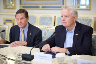 senatul sua este asteptat sa adopte un proiect de lege pentru introducerea de noi sanctiuni rusiei spune un senator republican 683b20485e301