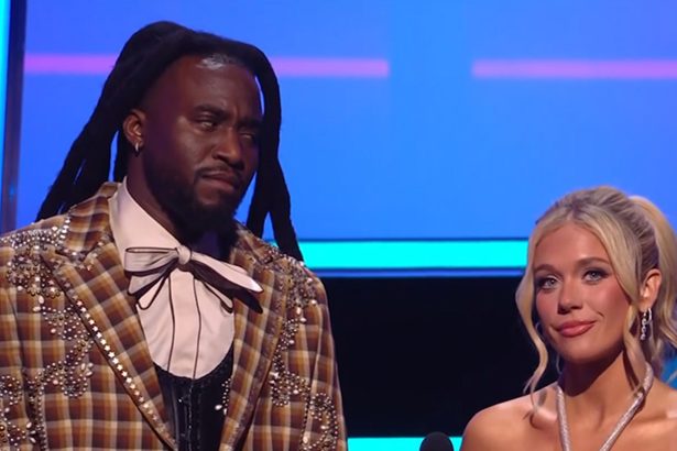 shaboozey shades megan moroneys claim carter family invented country at amas 6835dd8bb7e86