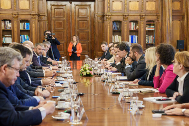 sindicatele daca discutiile de la cotroceni se poarta exclusiv cu mediul de afaceri propunerile vor fi in interesul capitalului 6839ee68f35f0