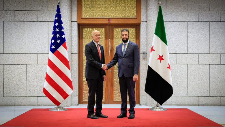 Diplomatul american a parafat la Damasc un acord energetic impresionant de 7 miliarde de dolari, solicitând totodată un tratat de neagresiune între Israel și Siria 1 trimisul sua a semnat la damasc un acord energetic de 7 miliarde de dolari el a cerut un pact de neagresiune intre israel si siria 6839b3d3797dc