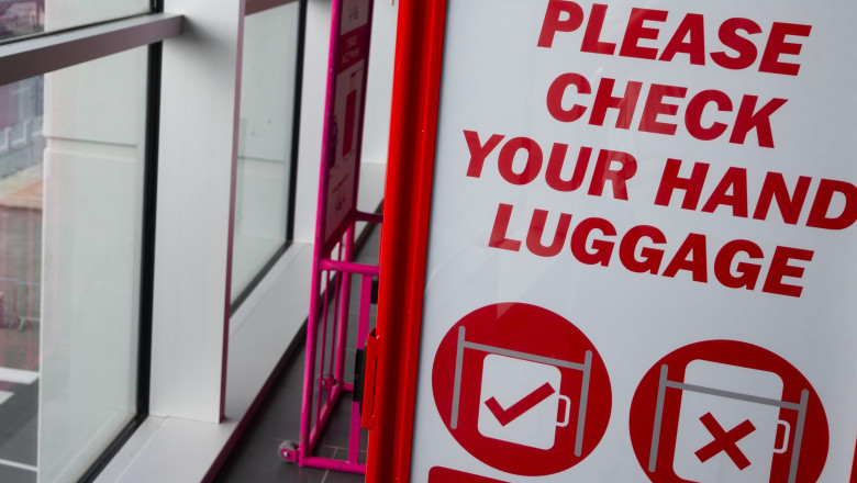 UE, chemată să medieze conflictul legat de taxele aplicate bagajelor de mână de către companiile aeriene cu prețuri reduse 1 ue solicitata sa intervina in disputa privind taxele pentru bagajele de mana impuse de companiile aeriene low cost 6834d76e34c04