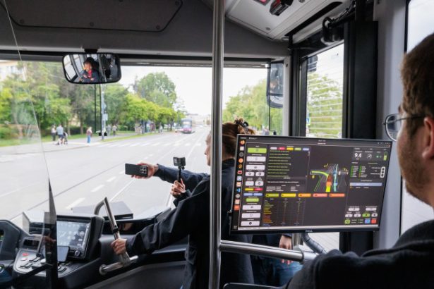 un autobuz electric fara sofer a fost testat in premiera la cluj napoca viitorul circula in oras fara sofer dar cu viziune 6834d796a6123