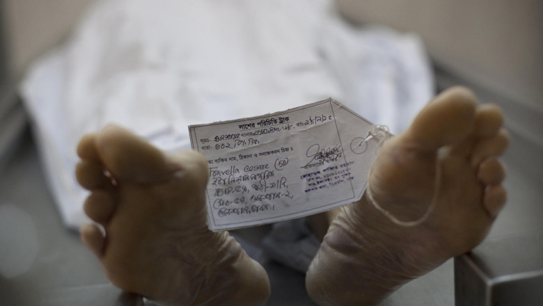 Un fost director al morgii de la Harvard a recunoscut că a vândut părți ale cadavrelor donate instituției 1 un fost director al morgii harvard a pledat vinovat pentru trafic cu parti din cadavrele donate universitatii 6835757bdabfe