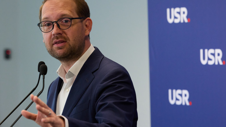 USR își prezintă sugestiile la Cotroceni. Dominic Fritz: „Guvernul acesta va necesita timp pentru a se organiza” 1 video ce a propus usr la consultarile de la cotroceni dominic fritz acest guvern va avea nevoie de timp sa se formeze 683701d039b30