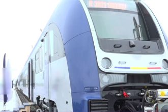 video cum arata primul tren electric construit de polonezi pentru romania face parte dintr un lot de 62 de trenuri si atinge 160 km h 6834d7870f9ee