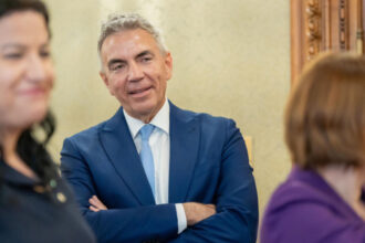 video dragos anastasiu daca vrem oameni competenti in administratie nu le putem pune viata in vitrina ce spune despre decizia ccr 6839e4223f883