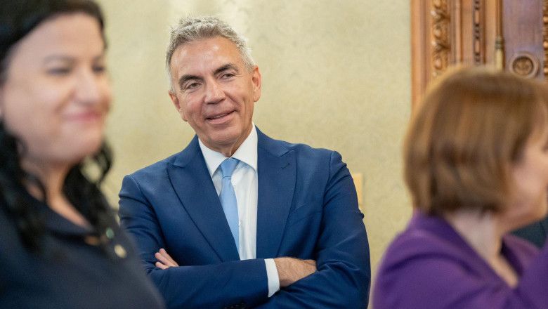 Dragoș Anastasiu: Pentru a avea profesioniști în administrație, trebuie să le respectăm intimitatea. Părerea sa despre verdictul CCR 1 video dragos anastasiu daca vrem oameni competenti in administratie nu le putem pune viata in vitrina ce spune despre decizia ccr 6839e4223f883