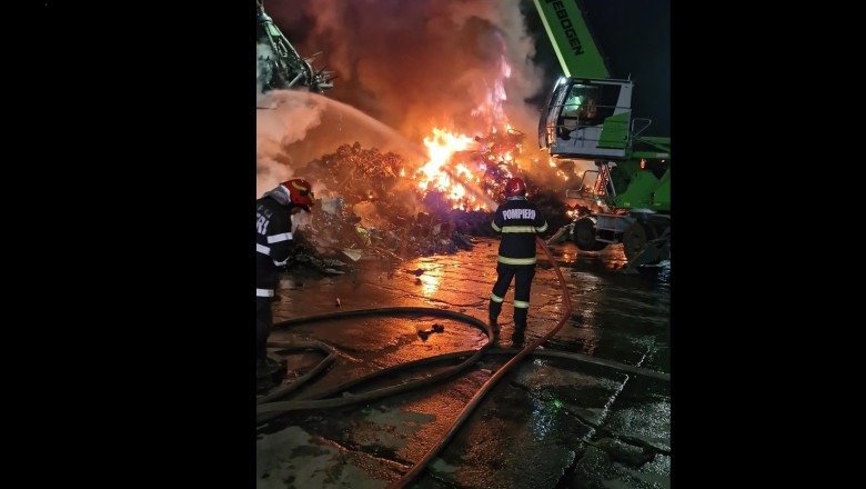 Flăcări devastatoare în portul Constanța: 800 de tone de deșeuri metalice învăluite de incendiu 1 video incendiu in portul constanta 800 de tone de deseuri feroase cuprinse de flacari 683b15f6da879