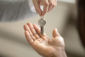 video locuinte la pret de masina in localitatile parasite orasul in care o garsoniera se vinde cu 5 000 de euro pretul e dictat de piata 683557486ea80