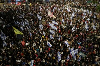 video manifestatie cu mii de oameni la tel aviv pentru eliberarea ostaticilor mobilizare uriasa dupa 600 de zile de razboi 68377b785e1d6