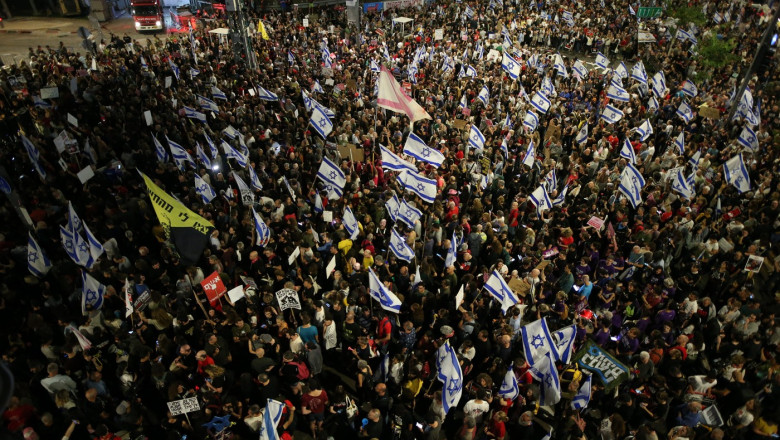 Mii de oameni se adună la Tel Aviv pentru a cere eliberarea ostaticilor. O mobilizare impresionantă după 600 de zile de conflict 1 video manifestatie cu mii de oameni la tel aviv pentru eliberarea ostaticilor mobilizare uriasa dupa 600 de zile de razboi 68377b785e1d6