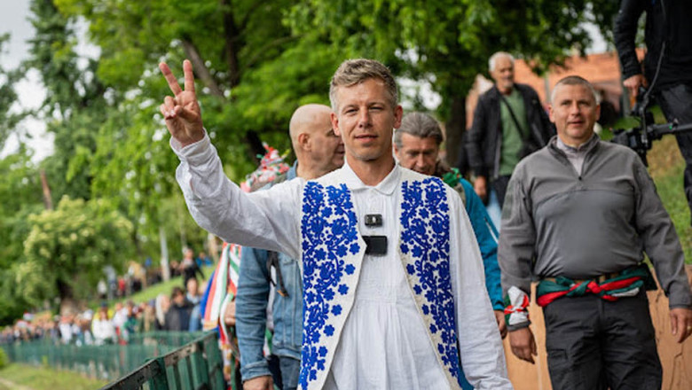 Apelul rivalului lui Viktor Orban la Oradea: „Românii și maghiarii au învins ură. Este esențial să menținem legături strânse” 1 video mesajul transmis la oradea de rivalul lui viktor orban romanii si maghiarii au respins impreuna ura merita sa fim in relatii bune 6834d7c379124