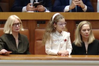 video nicusor dan despre ziua investirii sale ca presedinte fetita a spus ca s a plictisit la discurs 6835721f0ac41