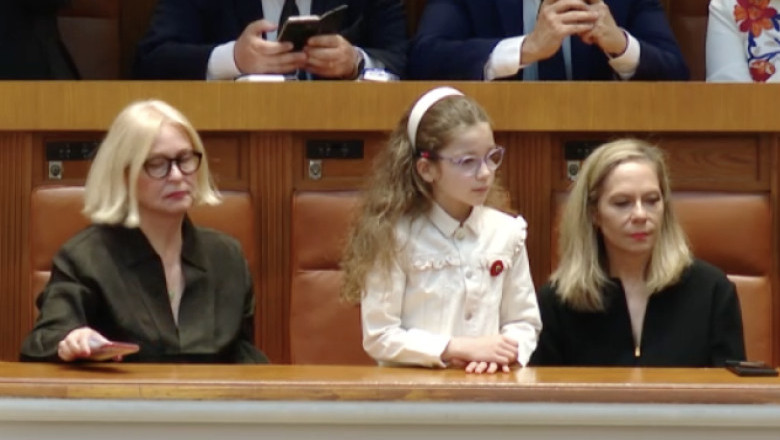 Nicușor Dan povestește despre ziua când a preluat funcția de președinte: „Fetița a mărturisit că s-a plictisit de discurs” 1 video nicusor dan despre ziua investirii sale ca presedinte fetita a spus ca s a plictisit la discurs 6835721f0ac41