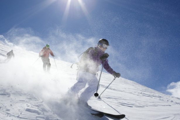 video ninsorile din ultimele zile bucuria turistilor sezonul de schi s ar putea prelungi pana de paste la ranca si in poiana brasov 6834d5d373e85