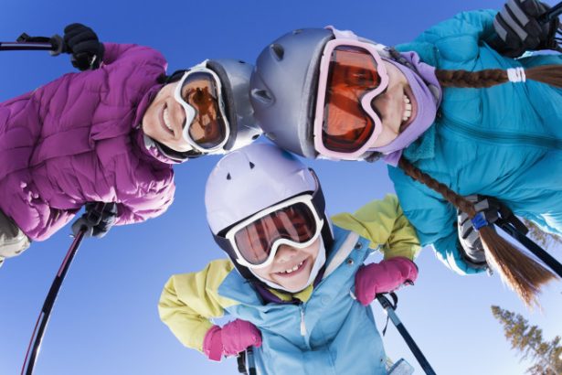 video partii pline la munte cat costa vacanta de schi a elevilor nu stiu daca este pentru toate buzunarele 6834d5db76b55