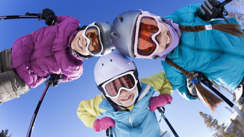 video partii pline la munte cat costa vacanta de schi a elevilor nu stiu daca este pentru toate buzunarele 6834d5db76b55