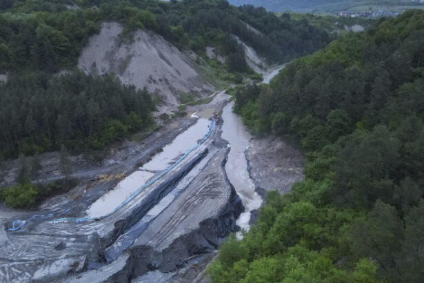 video planul autoritatilor pentru salvarea salinei praid ce spune ministrul economiei despre posibilitatea prabusirii acesteia 683a8b7143539