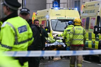 videofoto zeci de raniti unii grav dupa ce o masina a intrat in multime la liverpool cine este soferul 68377bc00ea63