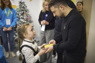 zelenski a decis ca ucraina sa serbeze ziua copilului la 20 noiembrie si a instituit decoratia viitorul ucrainei dedicata copiilor 683aa2e2eb6cd
