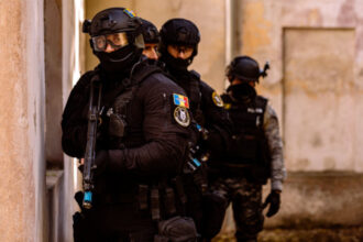 ziua z ampla operatiune a politiei si diicot de combatere a traficului de droguri aproape 300 de perchezitii in toata tara 6839cb902bdc2