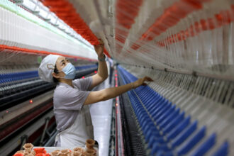 activitatea fabricilor din china a scazut neasteptat in luna mai cu cel mai abrupt declin din 2022 68404da7073cd