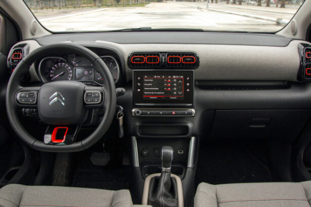 airbag urile takata mai fac o victima citroen cere imobilizarea imediata a tuturor automobilelor c3 si ds3 din europa 6852b5036431f