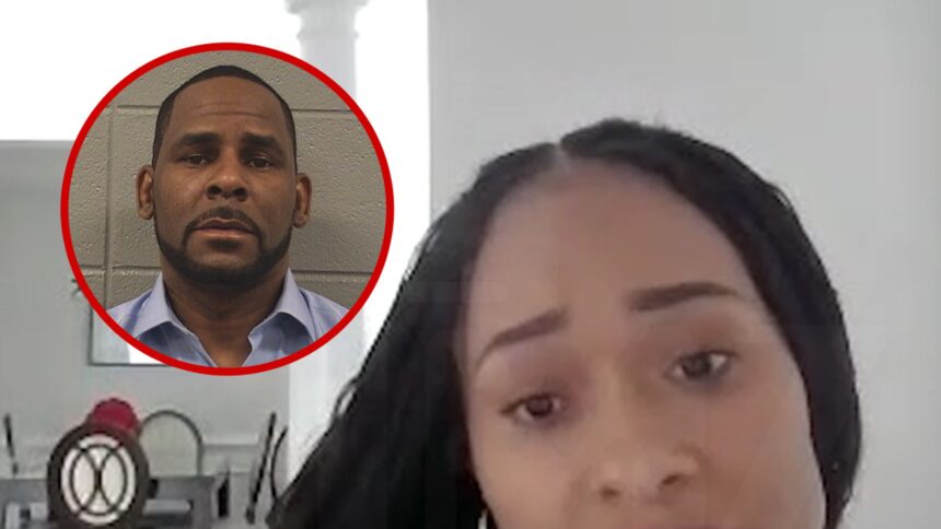 Victima presupusă a lui R. Kelly își bate joc de artist, strigând 'Vai, vai' în urma supradozei și cererii de eliberare 1 alleged r kelly victim jeers boo hoo over singers od plea for release 68532bb4d55f7