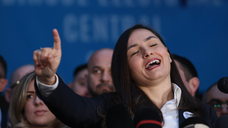 Analiză: Evoluția rapidă a partidului „gone” surprinde. Politolog: O formațiune fără ideologie, centrată în jurul Anamariei Gavrilă 1 analiza pot e gone mai repede decat ne am fi asteptat politolog un partid fara ideologie un grup in jurul anamariei gavrila 683bd3d0b5ade