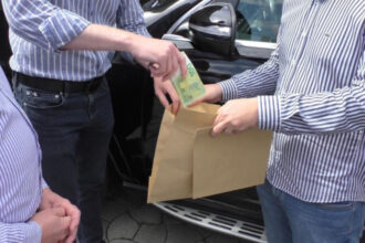 andrei petru dimitriu inspectorul anaf prins cu mita ramane in arest curtea de apel bucuresti i a respins contestatia 6841559667028