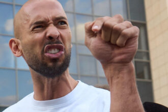 andrew tate ar putea ramane fara pasaportul de aur emis de vanuatu ce motive invoca autoritatile 68402033c07de