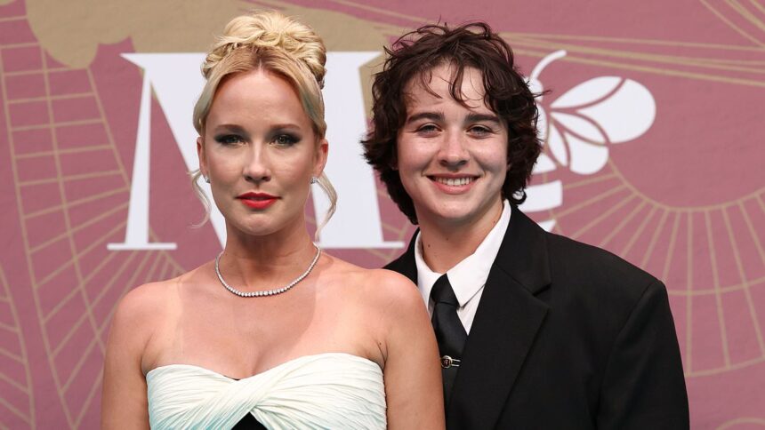 Anna Camp, 42 de ani, și iubita ei cu o diferență de vârstă, Jade Whipkey, 24 de ani, radiază de fericire pe covorul roșu din Malta. 1 anna camp 42 and her age gap girlfriend jade whipkey 24 look totally loved up on red carpet in malta 68620567ae4f3